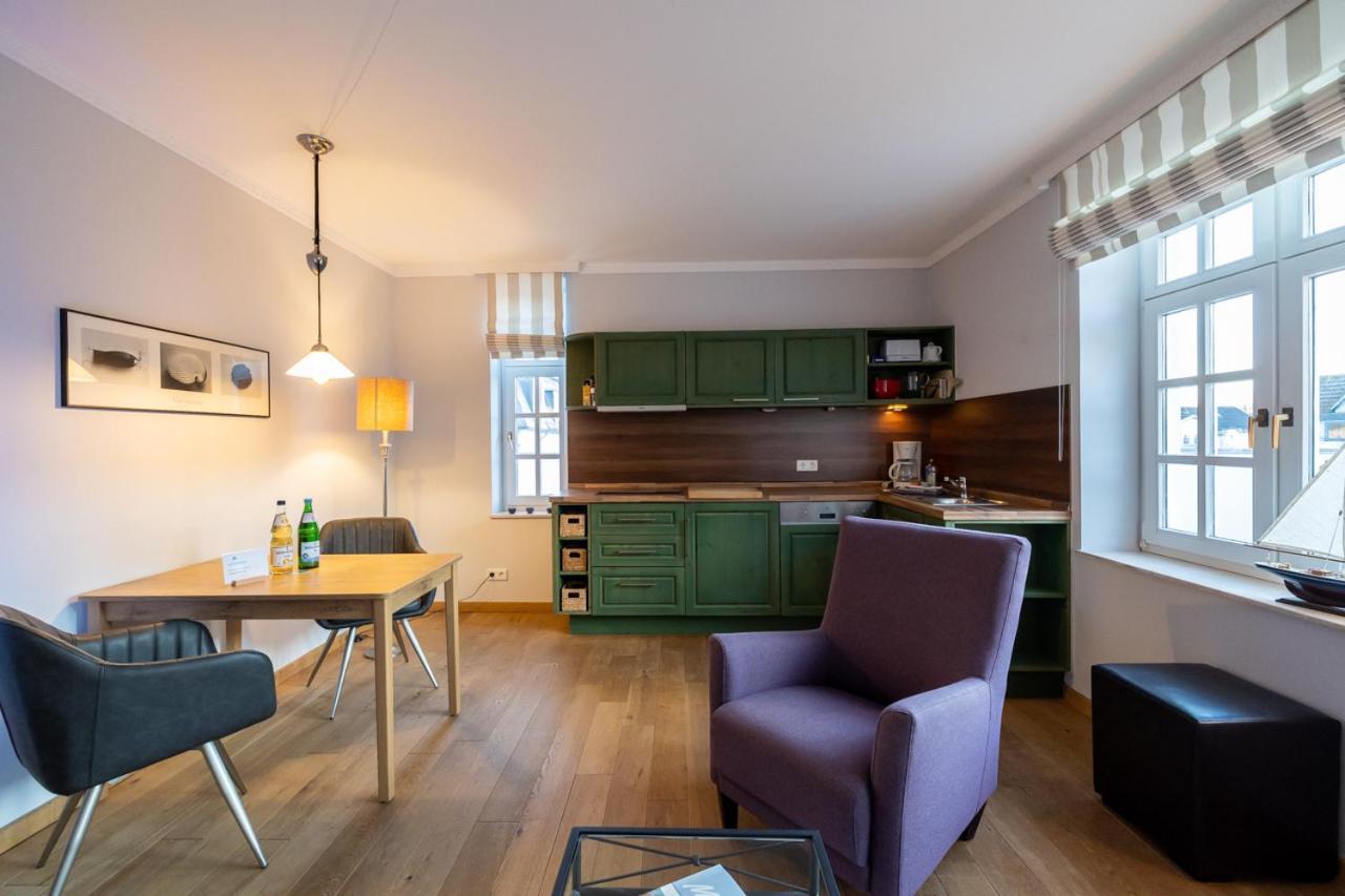 Villa Friedericia, Wohnung 3-Hochparterre Links Wyk auf Fohr Bagian luar foto