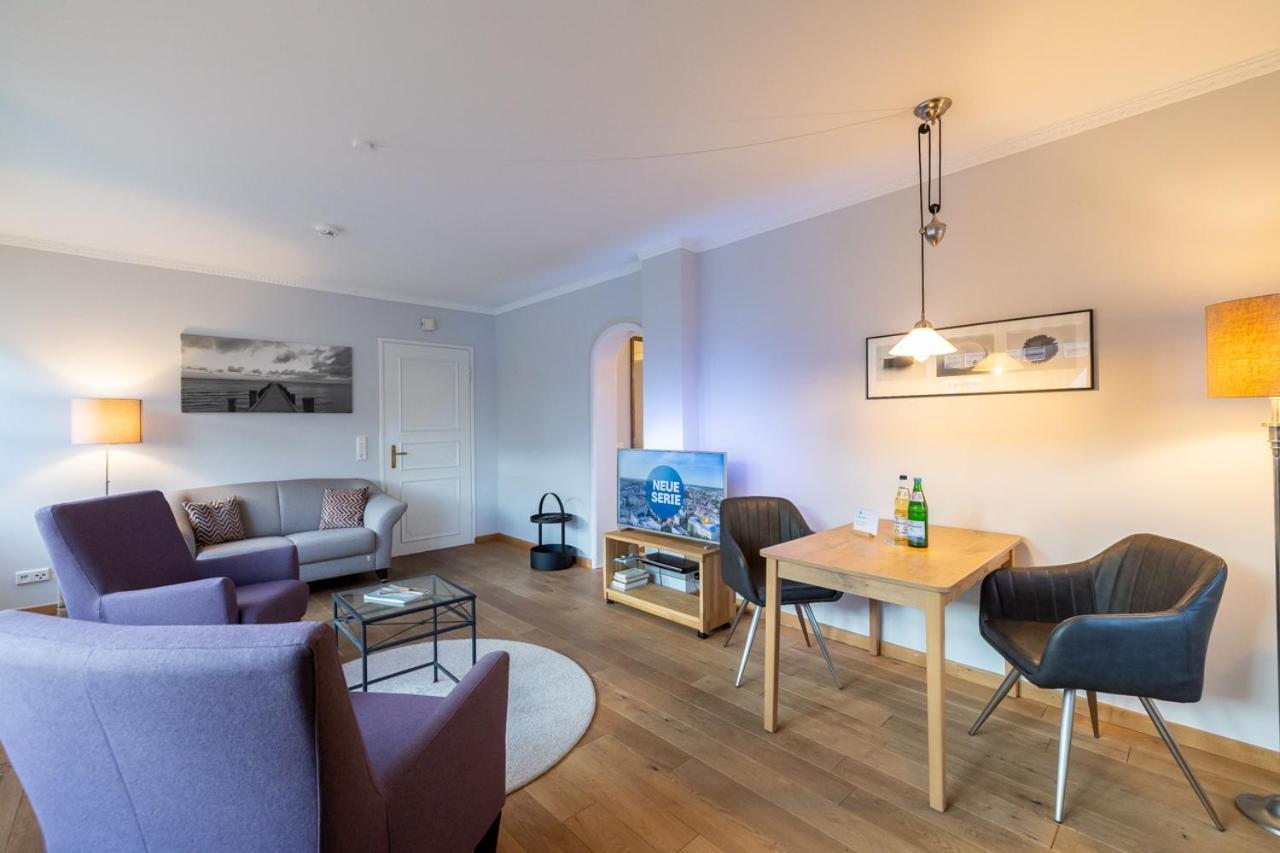 Villa Friedericia, Wohnung 3-Hochparterre Links Wyk auf Fohr Bagian luar foto